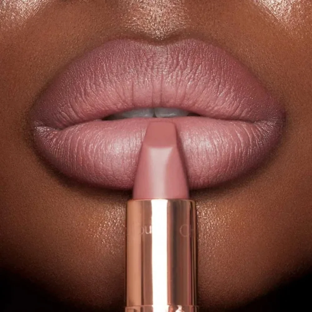 Charlotte Tilbury - Matte Revolution Hydrating Lipstick - Pillow Talk - Picture 10 of 14